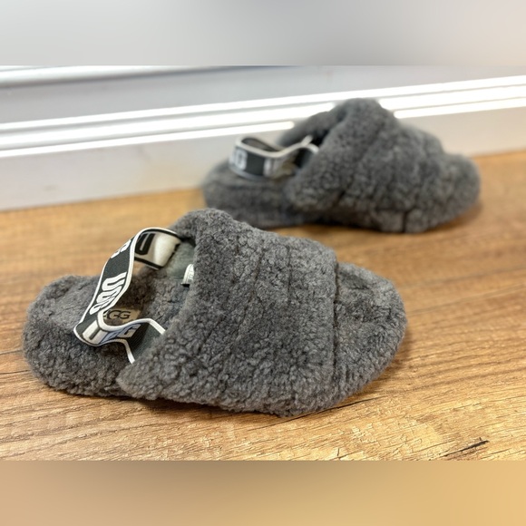 UGG FLUFF YEAH SLIDES GIRLS SIZE 1 - Picture 6 of 8